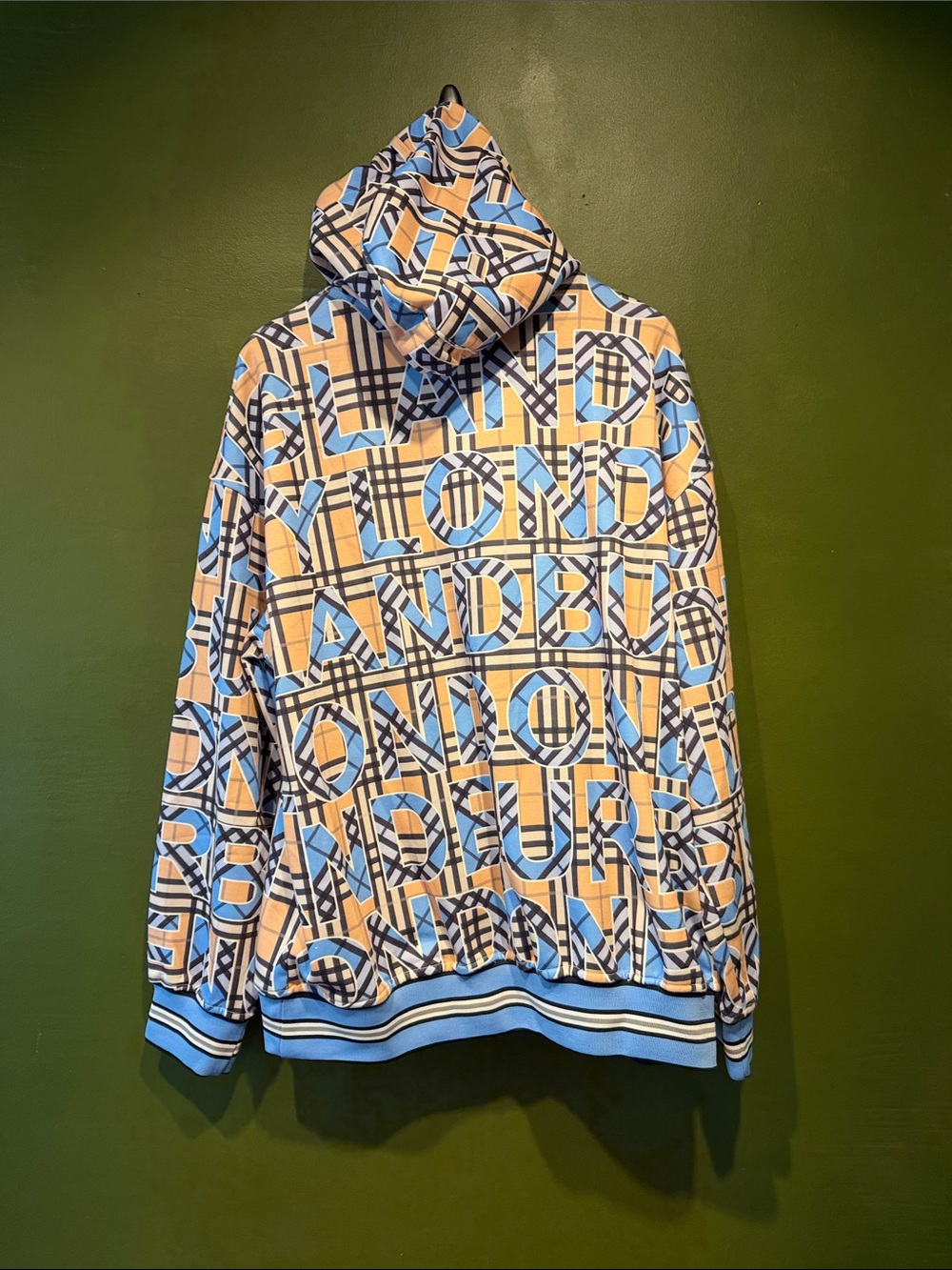 Burberry Men's Lloyd Vintage Patterned Logo Pullover Hoodie in Blue and Tan - Picture 7 of 7